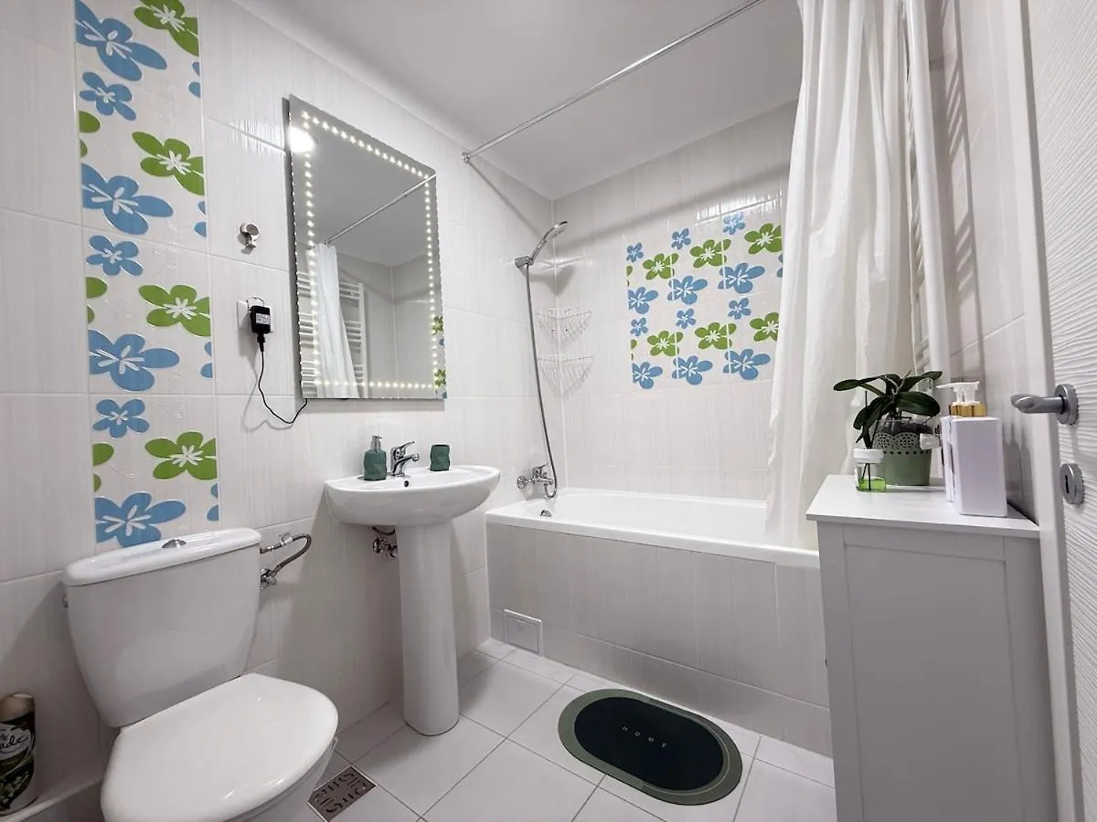 Daire Spacious Serenity Apartament Bükreş